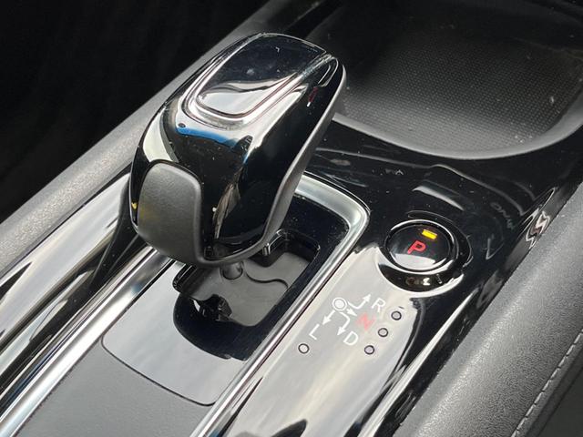 ヴェゼル ハイブリッドＺ・ホンダセンシング　純正ＳＤナビ　バックカメラ　衝突被害軽減システム　レーダークルーズ　禁煙車　ハーフレザーシート　コーナーセンサー　スマートキー　ＬＥＤヘッド　ビルトインＥＴＣ　車線逸脱警報　オートライト（22枚目）