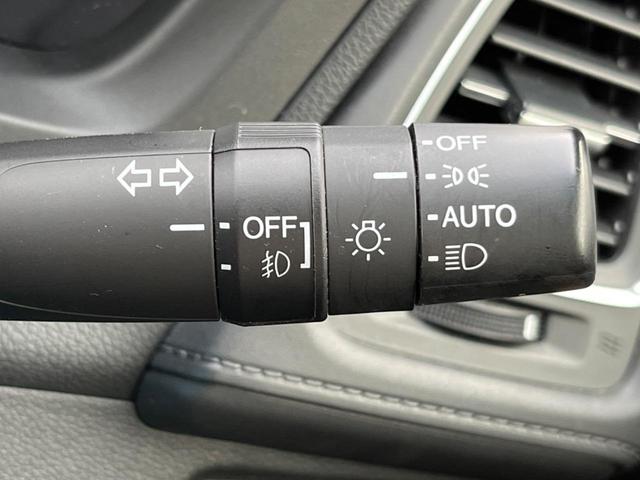 ヴェゼル ハイブリッドＺ・ホンダセンシング　純正ＳＤナビ　バックカメラ　衝突被害軽減システム　レーダークルーズ　禁煙車　ハーフレザーシート　コーナーセンサー　スマートキー　ＬＥＤヘッド　ビルトインＥＴＣ　車線逸脱警報　オートライト（26枚目）