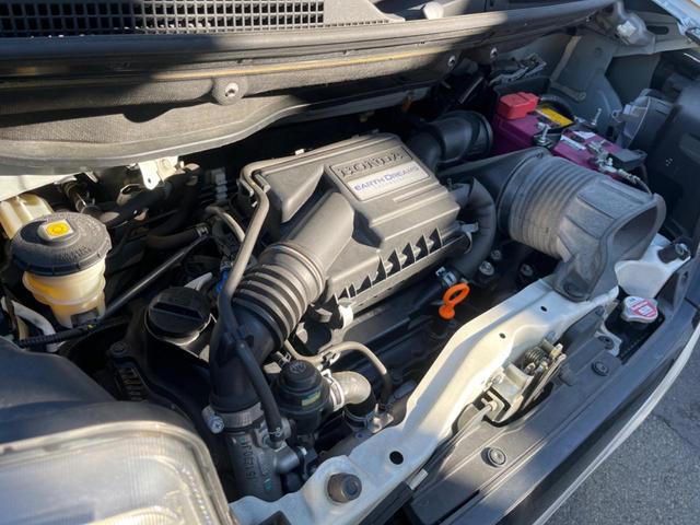 Ｎ－ＢＯＸカスタム ２トーンカラースタイル　Ｇ・ターボＬパッケージ　両側電動ドア　バックカメラ　禁煙車　スマートキー　ＨＩＤヘッド　ビルトインＥＴＣ　クルコン　純正１５インチアルミ　オートライト　オートエアコン　Ｂｌｕｅｔｏｏｔｈ　ＣＤ　ＤＶＤ再生　フルセグ（19枚目）