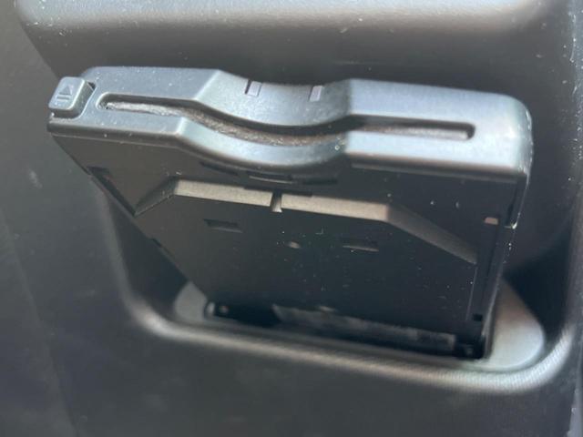 アクア Ｓスタイルブラック　バックカメラ　禁煙車　ドラレコ　スマートキー　ＥＴＣ　車線逸脱警報　オートライト　オートエアコン　ＣＤ　地デジ（6枚目）