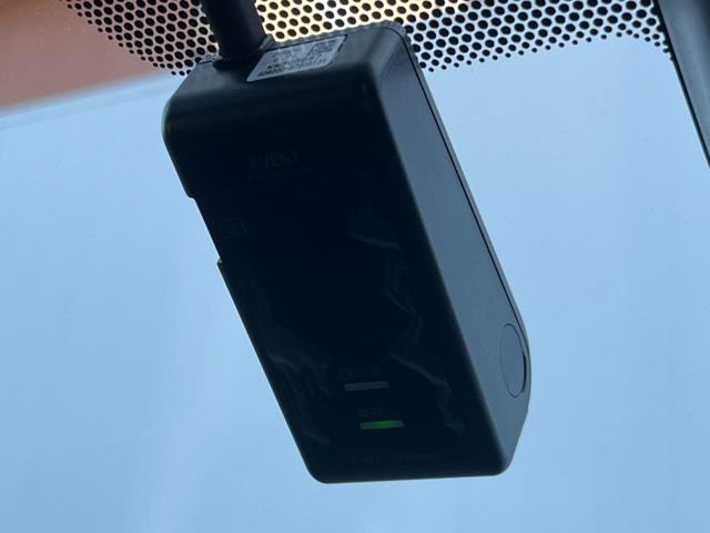 アクア Ｓスタイルブラック　バックカメラ　禁煙車　ドラレコ　スマートキー　ＥＴＣ　車線逸脱警報　オートライト　オートエアコン　ＣＤ　地デジ（7枚目）