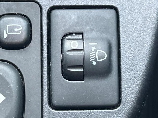 アクア Ｓスタイルブラック　バックカメラ　禁煙車　ドラレコ　スマートキー　ＥＴＣ　車線逸脱警報　オートライト　オートエアコン　ＣＤ　地デジ（27枚目）