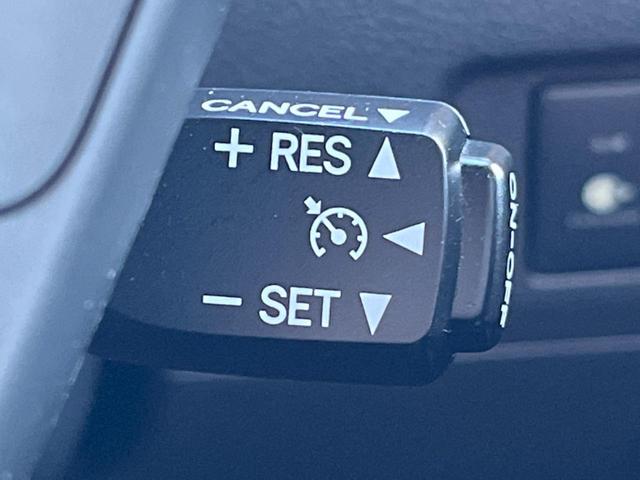 ヴェルファイアハイブリッド ＺＲ　Ｇエディション　４ＷＤ　両側電動ドア　純正ＳＤナビ　後席モニター　バックカメラ　１００Ｖ電源　禁煙車　電動リアゲート　前席シートエアコン　ドラレコ　コーナーセンサー　スマートキー　ＨＩＤヘッド（8枚目）