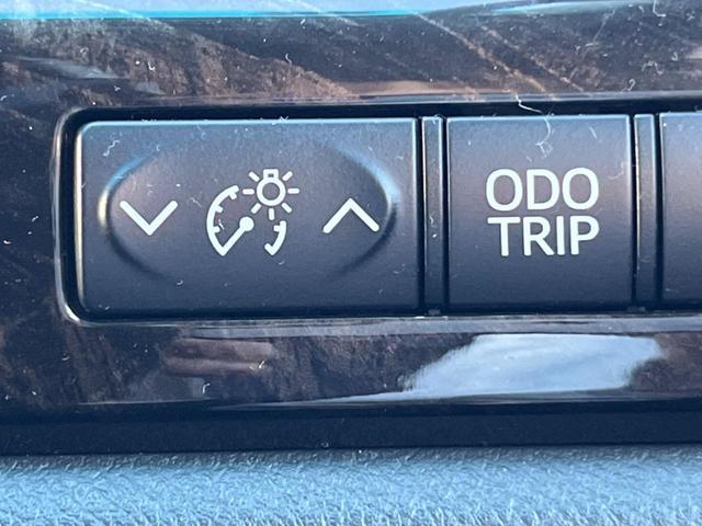 ヴェルファイアハイブリッド ＺＲ　Ｇエディション　４ＷＤ　両側電動ドア　純正ＳＤナビ　後席モニター　バックカメラ　１００Ｖ電源　禁煙車　電動リアゲート　前席シートエアコン　ドラレコ　コーナーセンサー　スマートキー　ＨＩＤヘッド（33枚目）