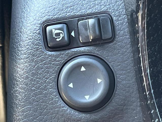 エクストレイル ２０Ｘｉ　ハイブリッド　４ＷＤ　純正ＳＤナビ　全周囲カメラ　レーダークルーズ　電動リアゲート　ドラレコ　コーナーセンサー　スマートキー　ＬＥＤヘッド　ＥＴＣ　純正１７インチアルミ　オートハイビーム　オートライト（30枚目）