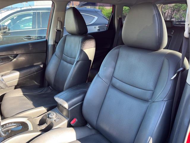 エクストレイル ２０Ｘｉ　ハイブリッド　４ＷＤ　純正ＳＤナビ　全周囲カメラ　レーダークルーズ　電動リアゲート　ドラレコ　コーナーセンサー　スマートキー　ＬＥＤヘッド　ＥＴＣ　純正１７インチアルミ　オートハイビーム　オートライト（42枚目）