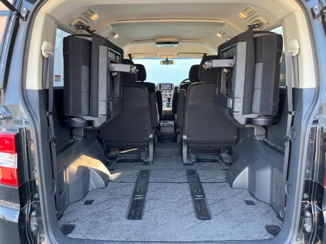 デリカＤ：５ Ｇ　パワーパッケージ　４ＷＤ　両側電動ドア　ＨＤＤナビ　後席モニター　１００Ｖ電源　レーダークルーズ　禁煙車　スマートキー　ＨＩＤヘッド　ビルトインＥＴＣ　純正１６インチアルミ　オートライト　オートエアコン（11枚目）