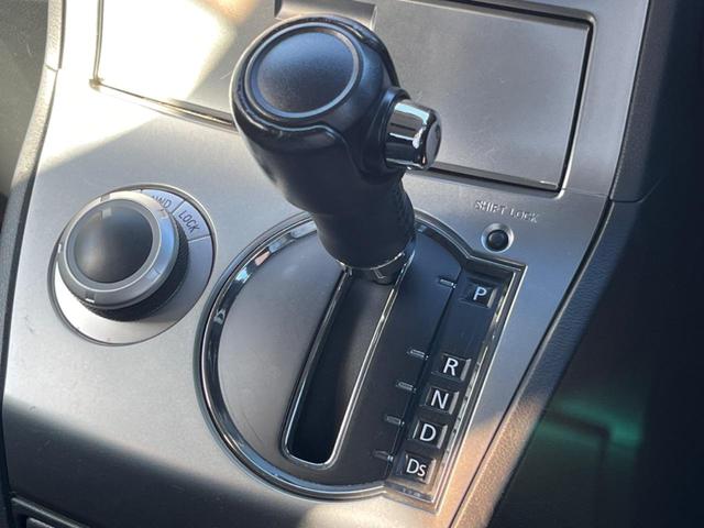 デリカＤ：５ Ｇ　パワーパッケージ　４ＷＤ　両側電動ドア　ＨＤＤナビ　後席モニター　１００Ｖ電源　レーダークルーズ　禁煙車　スマートキー　ＨＩＤヘッド　ビルトインＥＴＣ　純正１６インチアルミ　オートライト　オートエアコン（22枚目）