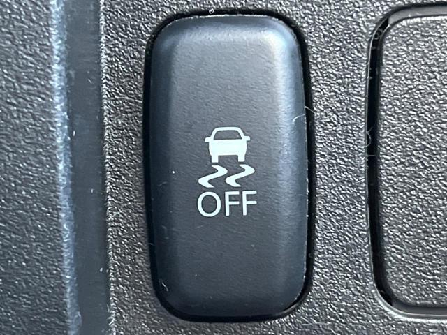 デリカＤ：５ Ｇ　パワーパッケージ　４ＷＤ　両側電動ドア　ＨＤＤナビ　後席モニター　１００Ｖ電源　レーダークルーズ　禁煙車　スマートキー　ＨＩＤヘッド　ビルトインＥＴＣ　純正１６インチアルミ　オートライト　オートエアコン（28枚目）