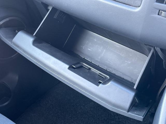 デリカＤ：５ Ｇ　パワーパッケージ　４ＷＤ　両側電動ドア　ＨＤＤナビ　後席モニター　１００Ｖ電源　レーダークルーズ　禁煙車　スマートキー　ＨＩＤヘッド　ビルトインＥＴＣ　純正１６インチアルミ　オートライト　オートエアコン（40枚目）