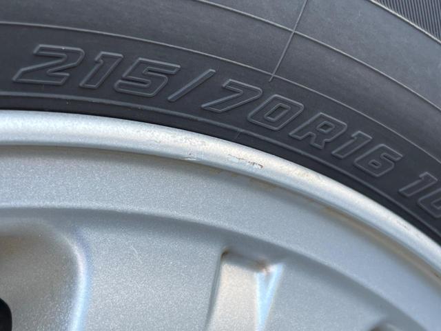 デリカＤ：５ Ｇ　パワーパッケージ　４ＷＤ　両側電動ドア　ＨＤＤナビ　後席モニター　１００Ｖ電源　レーダークルーズ　禁煙車　スマートキー　ＨＩＤヘッド　ビルトインＥＴＣ　純正１６インチアルミ　オートライト　オートエアコン（41枚目）