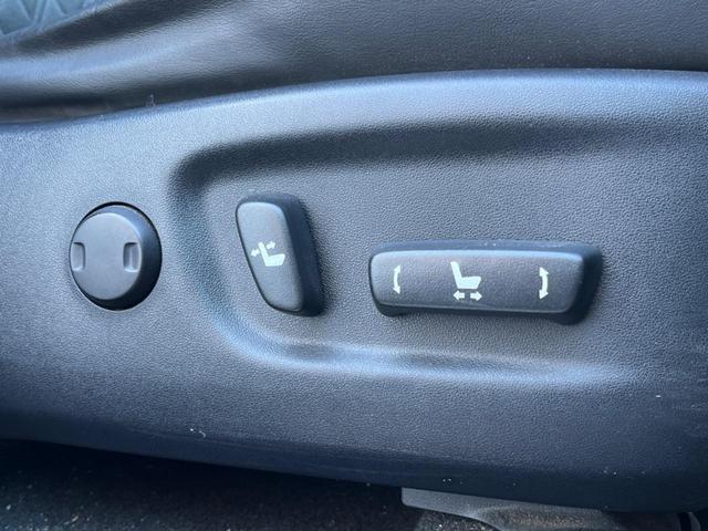 ハリアー プレミアム　純正ＳＤナビ　バックカメラ　禁煙車　電動リアゲート　ハーフレザーシート　パワーシート　スマートキー　ＬＥＤヘッド　ビルトインＥＴＣ　クルコン　純正１８インチアルミ　オートライト　オートエアコン（7枚目）