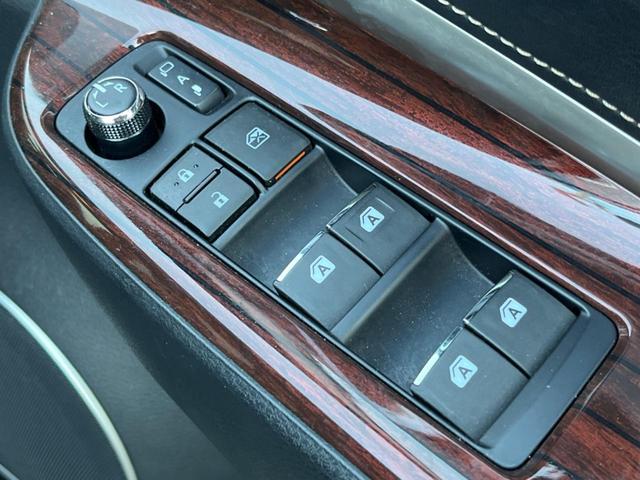 ハリアー プレミアム　純正ＳＤナビ　バックカメラ　禁煙車　電動リアゲート　ハーフレザーシート　パワーシート　スマートキー　ＬＥＤヘッド　ビルトインＥＴＣ　クルコン　純正１８インチアルミ　オートライト　オートエアコン（34枚目）