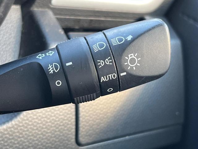 トール カスタムＧ　ＳＡＩＩ　両側電動ドア　ＳＤナビ　バックカメラ　衝突被害軽減システム　ＨＩＤヘッド　ＥＴＣ　クルコン　純正１４インチアルミ　オートライト　オートエアコン　Ｂｌｕｅｔｏｏｔｈ　ＣＤ　ＤＶＤ再生　フルセグ（31枚目）