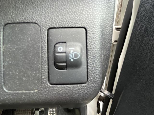 ミラココア ココアプラスＸ　禁煙車　スマートキー　純正１４インチアルミ　オートエアコン　フォグライト　ルーフレール　ＣＤプレイヤー（34枚目）