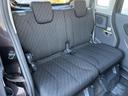 後部座席も気になるようなキズ・汚れやへたり等、大きなダメージはなく、良好な状態です。