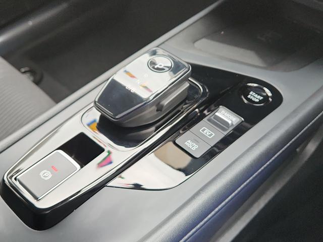 ノート Ｘ　ナビ　全周囲カメラ　フルセグ　Ｂｌｕｅｔｏｏｔｈ　プロパイロット搭載　ＥＴＣ　ドラレコ　オートライトＬＥＤ　エマージェンシーブレーキ　車線逸脱抑制システム　クリアランスソナー（10枚目）