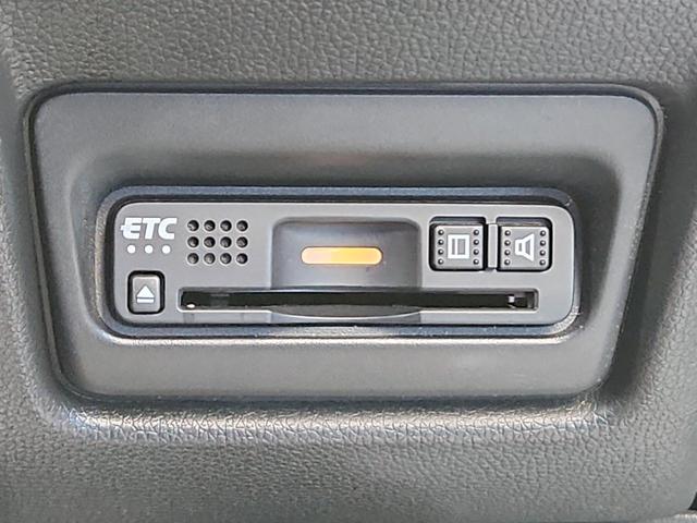 ステップワゴンスパーダ スパーダ　ホンダセンシング　ナビ　バックカメラ　フルセグ　ＤＶＤ再生　Ｂｌｕｅｔｏｏｔｈ　クルコン　ＥＴＣ　ドラレコ　両側電動スライドドア　オートライトＬＥＤ　アイドリングストップ　純正アルミ　ホンダセンシング搭載（17枚目）