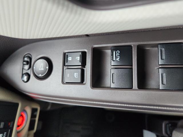 Ｎ－ＢＯＸ Ｇ・Ｌホンダセンシング　ナビ　バックカメラ　フルセグ　ＤＶＤ再生　Ｂｌｕｅｔｏｏｔｈ　クルコン　ＥＴＣ　電動スライドドア　オートライトＬＥＤ　オートマチックハイビーム　アイドリングストップ（19枚目）