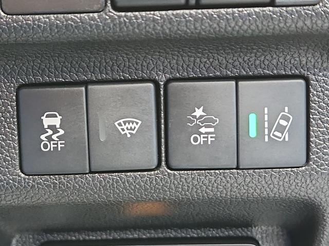 フリード Ｇ・ホンダセンシング　ナビ　バックカメラ　フルセグ　ＤＶＤ再生　Ｂｌｕｅｔｏｏｔｈ　クルコン　ＥＴＣ　ドラレコ　両側電動スライドドア　オートライトＬＥＤ　純正アルミ（14枚目）