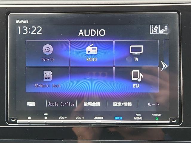 シャトル ハイブリッドＺ　ホンダセンシング　ナビ　バックカメラ　フルセグ　ＤＶＤ再生　Ｂｌｕｅｔｏｏｔｈ　クルコン　ＥＴＣ　ドラレコ　オートライトＬＥＤ　フォグランプ　純正アルミ　純正アルミ（10枚目）