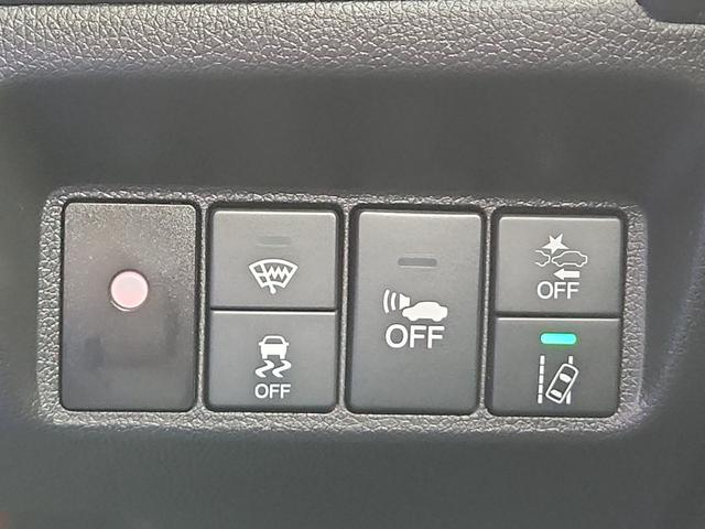 シャトル ハイブリッドＺ　ホンダセンシング　ナビ　バックカメラ　フルセグ　ＤＶＤ再生　Ｂｌｕｅｔｏｏｔｈ　クルコン　ＥＴＣ　ドラレコ　オートライトＬＥＤ　フォグランプ　純正アルミ　純正アルミ（13枚目）