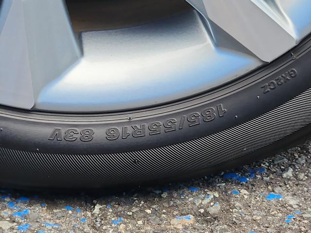 シャトル ハイブリッドＺ　ホンダセンシング　ナビ　バックカメラ　フルセグ　ＤＶＤ再生　Ｂｌｕｅｔｏｏｔｈ　クルコン　ＥＴＣ　ドラレコ　オートライトＬＥＤ　フォグランプ　純正アルミ　純正アルミ（26枚目）
