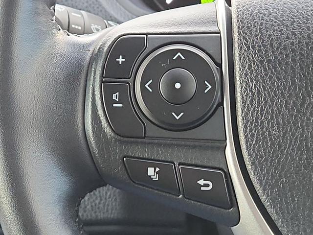 エスクァイア ハイブリッドＧｉプレミアムパッケジブラックテーラード　９インチナビ　バックカメラ　フルセグ　Ｂｌｕｅｔｏｏｔｈ　クルコン　ＥＴＣ２．０　ドラレコ前後　両側パワスラ　シートヒーター　ステアリングヒーター　セーフティーセンス　オートライトＬＥＤ　純正アルミ（16枚目）