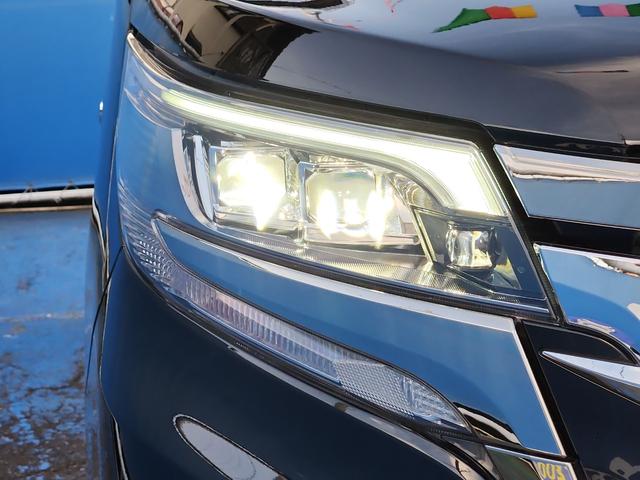 エスクァイア ハイブリッドＧｉプレミアムパッケジブラックテーラード　９インチナビ　バックカメラ　フルセグ　Ｂｌｕｅｔｏｏｔｈ　クルコン　ＥＴＣ２．０　ドラレコ前後　両側パワスラ　シートヒーター　ステアリングヒーター　セーフティーセンス　オートライトＬＥＤ　純正アルミ（24枚目）