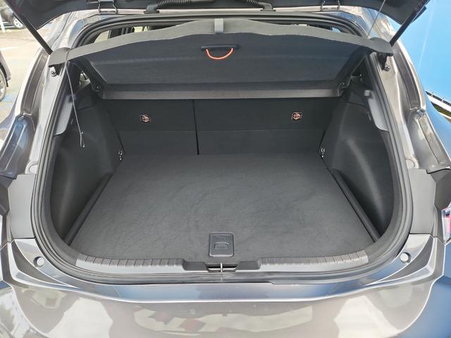 カローラスポーツ ハイブリッドG スタイルパッケージ ナビ バックカメラ Bluetooth クルコン ドライブレコーダー オートライトLED フォグランプ セーフティーセンス クリアランスソナー オートマチックハイビーム 純正アルミ(7枚目)
