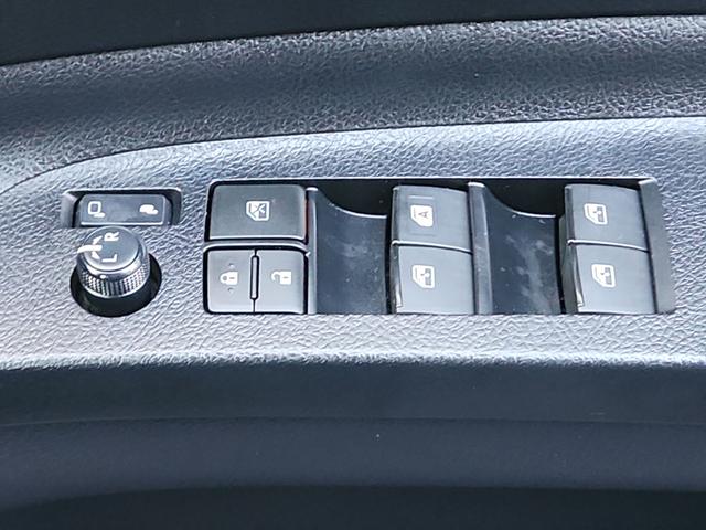 シエンタ G ナビ バックカメラ ワンセグ Bluetooth ETC 両側電動スライドドア シートヒーター オートライトLED 衝突抑制軽減ブレーキ 車線逸脱抑制システム アイドリングストップ 7人乗り(17枚目)