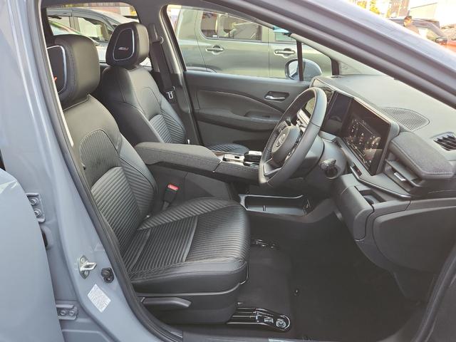 オーラ G レザーエディション ナビ 全周囲カメラ フルセグ Bluetooth プロパイロット搭載 ドラレコ ETC オートライトLED フォグ クリアランスソナー シートヒーター ステアリングヒーター 純正アルミ(3枚目)