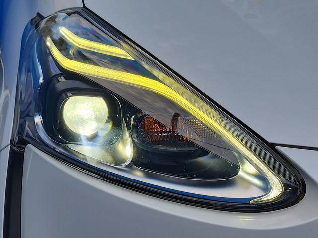 【ＬＥＤヘッドランプ】で明るくて安心！【オートライト】付きです！ヘッドライトの付け忘れもなく、暗くなったら自動点灯♪明るい時は自動消灯！トンネル通行時も楽々です♪