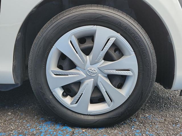 外装は目立つ傷も少なく年式の割には艶がある車だと思います！是非、一度ご来店にてご確認をお勧めします。