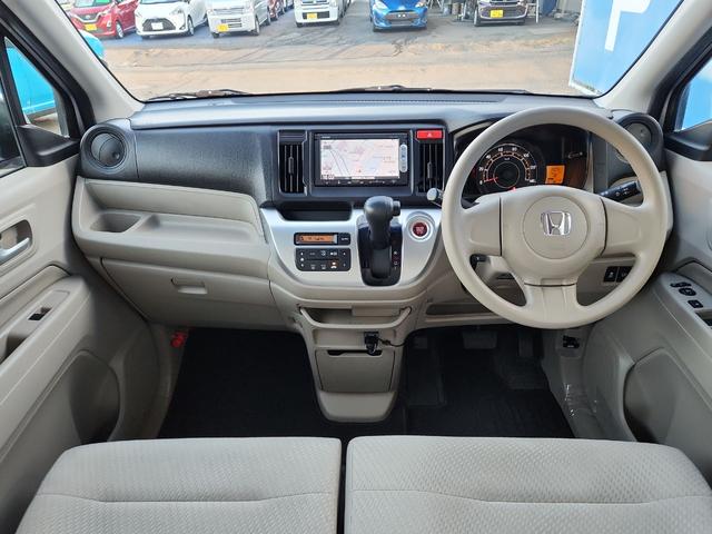 座席は【ベンチシート】仕様です。ゆったりとした乗り心地です。運転姿勢が楽なのでリラックスしてドライブを楽しめます♪