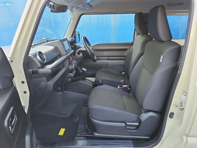 ジムニー ＸＣ　ナビ　フルセグ　ＤＶＤ再生　Ｂｌｕｅｔｏｏｔｈ　ドラレコ　ＥＴＣ　クルコン　シートヒーター　オートライトＬＥＤ　フォグランプ　セーフティーサポート　オートマチックハイビーム　純正アルミ（4枚目）