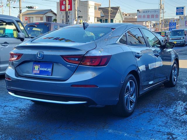 外装は目立つ傷も少なく年式の割には艶がある車だと思います！是非、一度ご来店にてご確認をお勧めします。