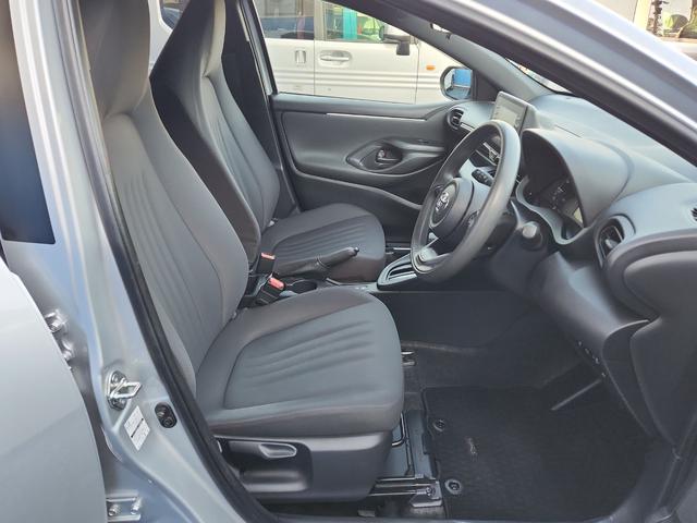 ヤリス ハイブリッドX ナビ 全周囲カメラ Bluetooth USB クルーズコントロール ETC ドライブレコーダー オートライト セーフティーサポート オートマチックハイビーム クリアランスソナー Pアシスト(3枚目)