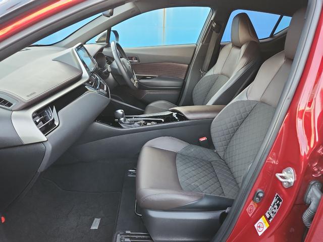 Ｃ－ＨＲ Ｇ　９インチナビ　バックカメラ　フルセグ　Ｂｌｕｅｔｏｏｔｈ　クルコン　ＥＴＣ　オートライトＬＥＤ　クリアランスソナー　セーフティーセンス　オートマチックハイビーム　シートヒーター　純正アルミ（5枚目）