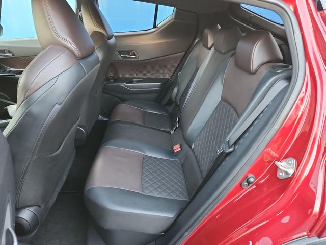 Ｃ－ＨＲ Ｇ　９インチナビ　バックカメラ　フルセグ　Ｂｌｕｅｔｏｏｔｈ　クルコン　ＥＴＣ　オートライトＬＥＤ　クリアランスソナー　セーフティーセンス　オートマチックハイビーム　シートヒーター　純正アルミ（6枚目）