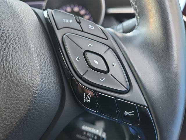 Ｃ－ＨＲ Ｇ　９インチナビ　バックカメラ　フルセグ　Ｂｌｕｅｔｏｏｔｈ　クルコン　ＥＴＣ　オートライトＬＥＤ　クリアランスソナー　セーフティーセンス　オートマチックハイビーム　シートヒーター　純正アルミ（18枚目）