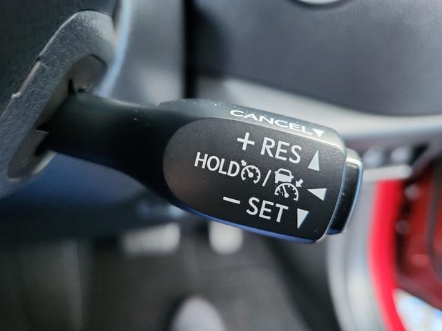 Ｃ－ＨＲ Ｇ　９インチナビ　バックカメラ　フルセグ　Ｂｌｕｅｔｏｏｔｈ　クルコン　ＥＴＣ　オートライトＬＥＤ　クリアランスソナー　セーフティーセンス　オートマチックハイビーム　シートヒーター　純正アルミ（19枚目）