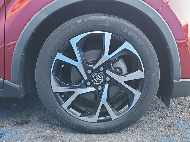 Ｃ－ＨＲ Ｇ　９インチナビ　バックカメラ　フルセグ　Ｂｌｕｅｔｏｏｔｈ　クルコン　ＥＴＣ　オートライトＬＥＤ　クリアランスソナー　セーフティーセンス　オートマチックハイビーム　シートヒーター　純正アルミ（27枚目）