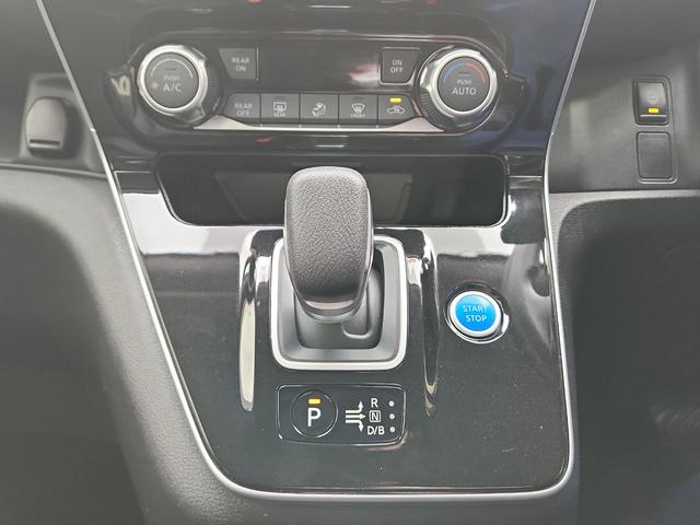 セレナ e-パワー XV 9インチナビ 全周囲カメラ フルセグ DVD再生 Bluetooth クルコン ETC Blu-ray再生 ドラレコ 両側パワスラ オートライト クリアランスソナー フリップダウンモニター 純正アルミ(11枚目)