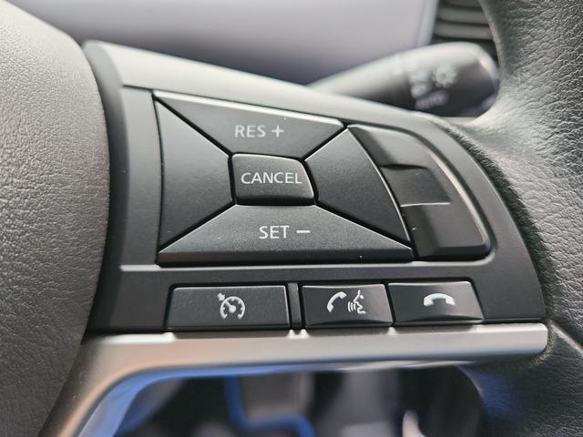 セレナ e-パワー XV 9インチナビ 全周囲カメラ フルセグ DVD再生 Bluetooth クルコン ETC Blu-ray再生 ドラレコ 両側パワスラ オートライト クリアランスソナー フリップダウンモニター 純正アルミ(15枚目)