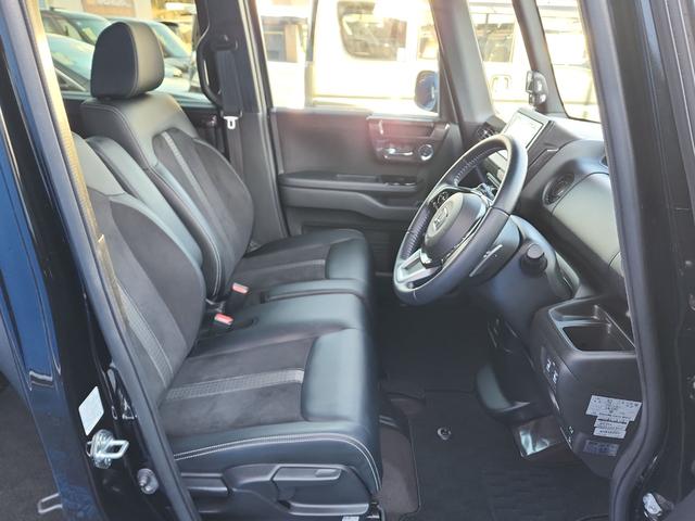 Ｎ－ＢＯＸカスタム Ｇ・Ｌターボホンダセンシング　ナビ　バックカメラ　フルセグ　ＤＶＤ　Ｂｌｕｅｔｏｏｔｈ　クルコン　ＥＴＣ　ドラレコ　両側パワスラ　シートヒーター　オートライトＬＥＤ　クリアランスソナー　ターボ　純正アルミ（3枚目）