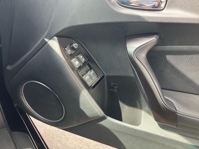８６ ＧＴリミテッド　６速マニュアル　Ｂｌｕｅｔｏｏｔｈ　フルセグＴＶ　バックカメラ　ドライブレコーダー　シートヒーター　スマートキー　アルミホイール　ＥＴＣ（18枚目）
