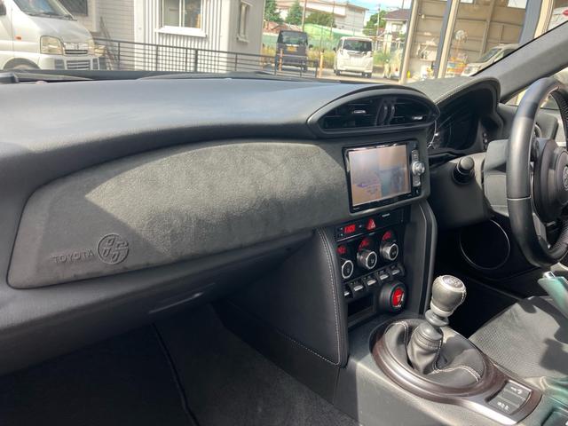 ８６ ＧＴリミテッド　６速マニュアル　Ｂｌｕｅｔｏｏｔｈ　フルセグＴＶ　バックカメラ　ドライブレコーダー　シートヒーター　スマートキー　アルミホイール　ＥＴＣ（26枚目）