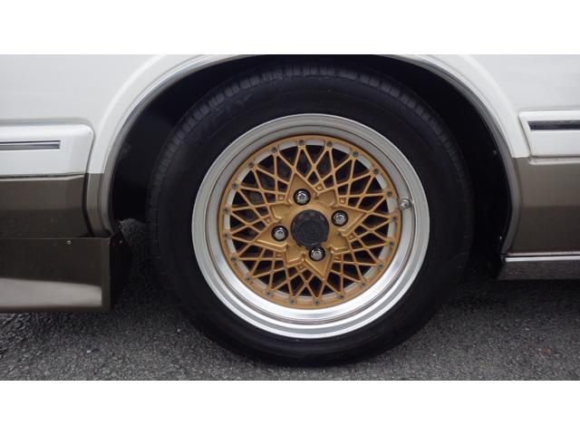 ローレル メダリスト　車検令和９年４月まで　レーシングメッシュ１５インチアルミ　フロントスポイラー　リアウイングスポイラー　走行５５４００ＫＭ　ローダウン　ピラーレスハードトップ　ＲＢ２０エンジン（73枚目）