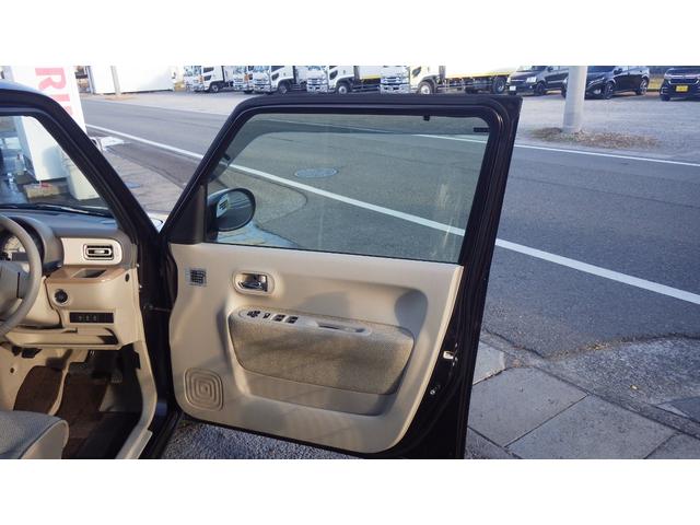 アルトラパン Ｓ　純正ディスチャージヘッドライト　禁煙車　ケンウッドＳＤナビ地デジフルセグＴＶ　ブルートゥース　ＤＶＤ再生　スマートキー＆プッシュスタート　シートヒーター　　純正ドアバイザー　アイドリングストップ（12枚目）